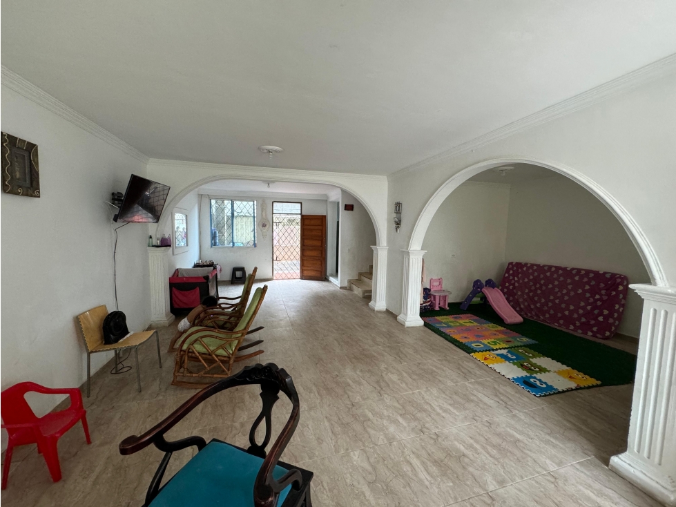 CASA DE DOS PISOS EN VENTA, EN LOS JARDINES (CARTAGENA)