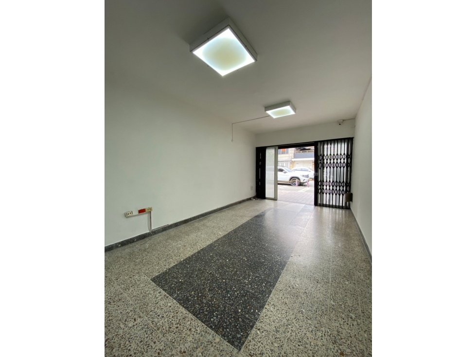 352m2 Casa Comercial Calzans Medellin