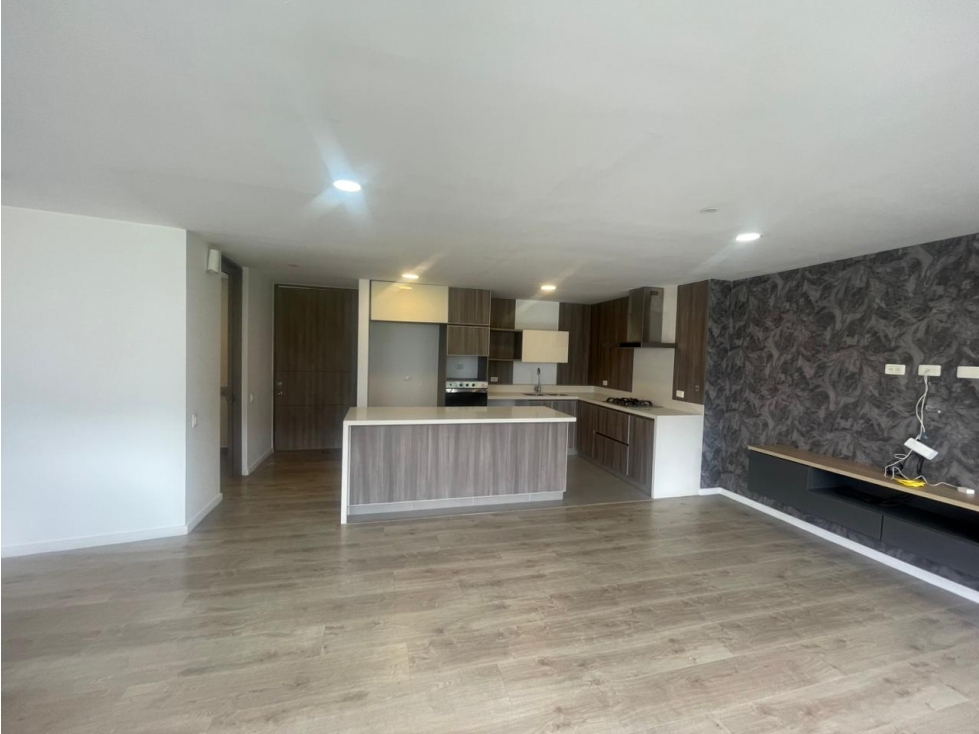 205m2 apartamento en arriendo Loma de las Brujas Envigado — foto 4