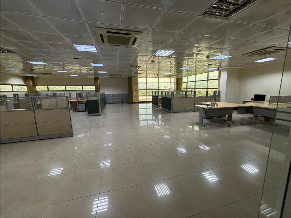 180m2 oficina arriendo Ciudad del Rio - Medellin