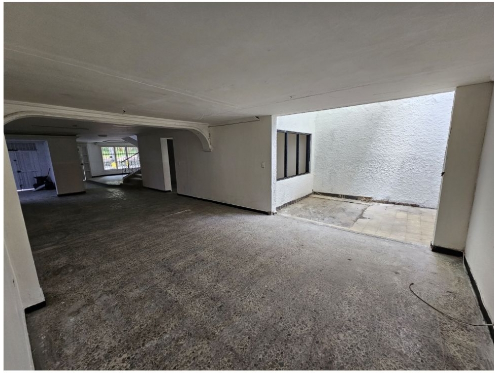 350m2 Local Comercial para arriendo en Laureles