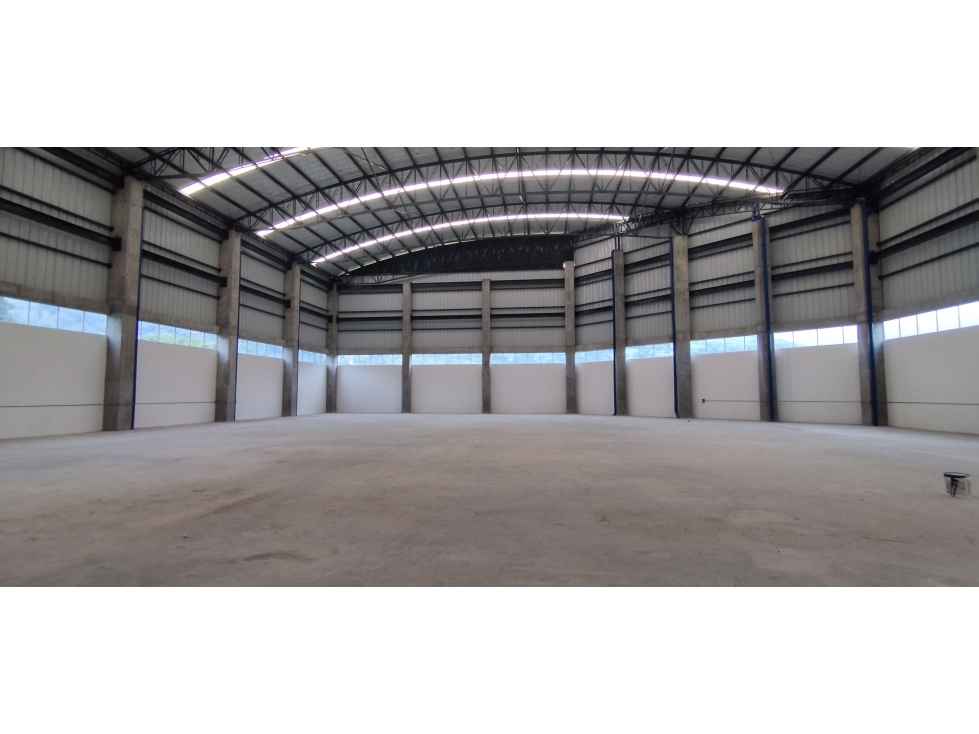 2.023m2 Bodega Arriendo Parque Industrial Copacabana - 2