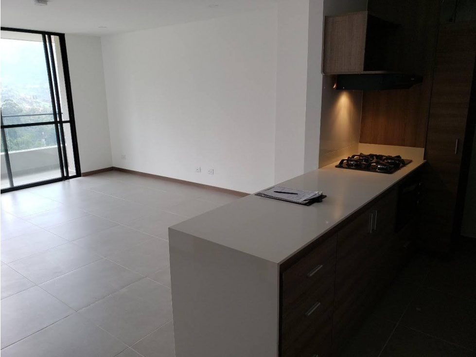 65m2 apartamento en arriendo Loma de las Brujas Envigado — foto 2