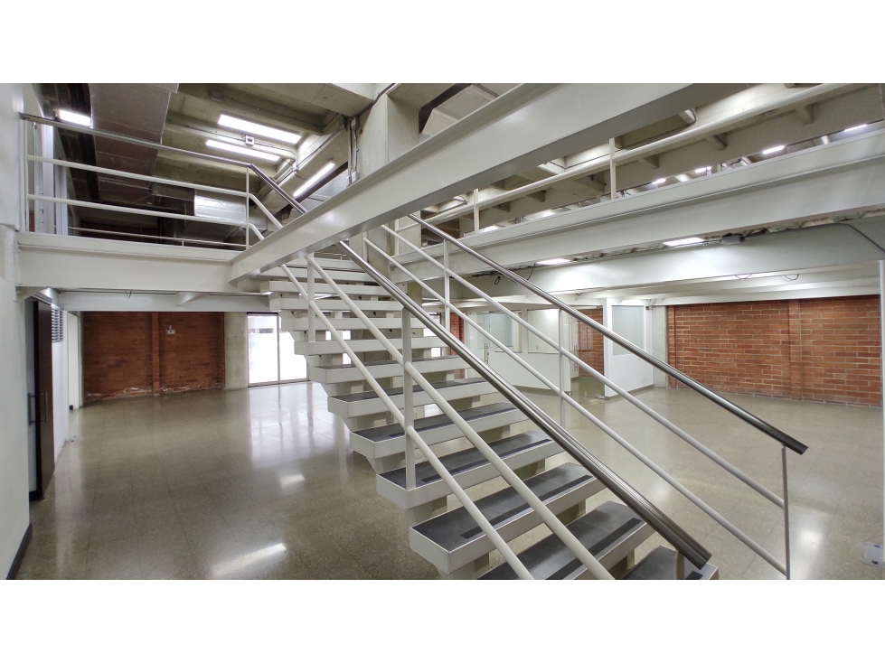 466m2 En Guayabal - Medellín Oficina Arriendo