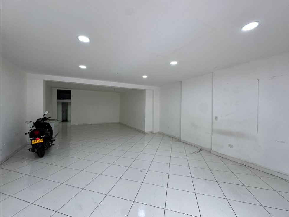 90m2 Arriendo Bodega/Local Medellin - 1er piso — foto 2
