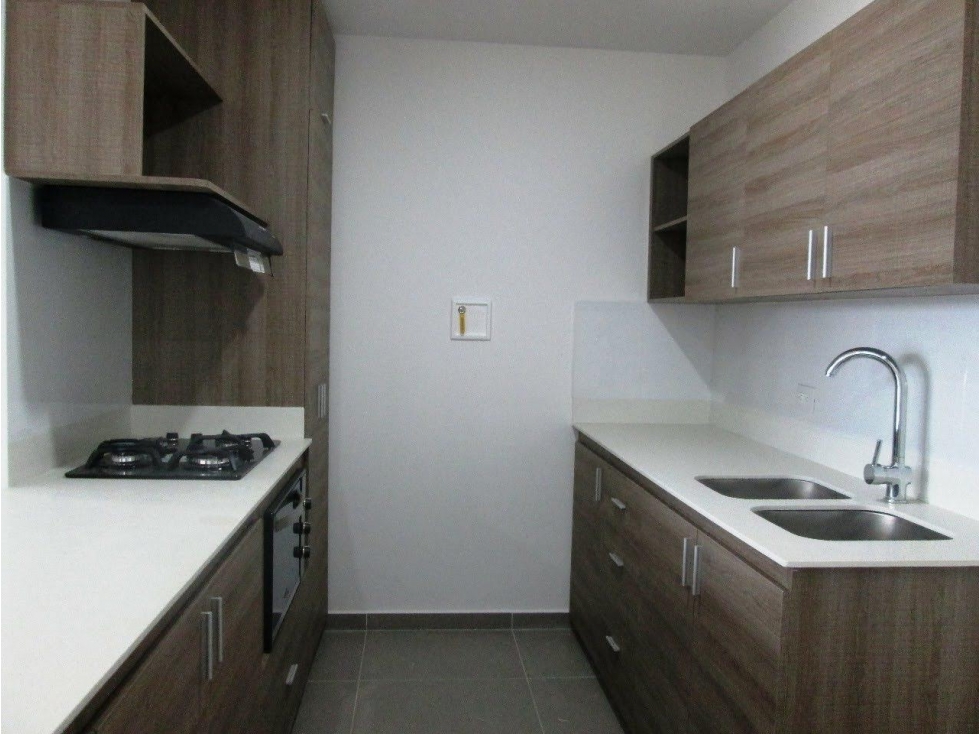 65m2 apartamento en arriendo Loma de las Brujas Envigado — foto 3