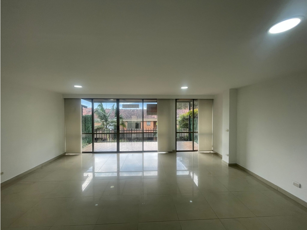 153m2 Casa residencial en arriendo Benedictinos Envigado — foto 2