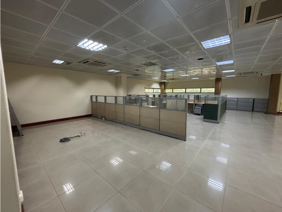 180m2 oficina arriendo Ciudad del Rio - Medellin — foto 2