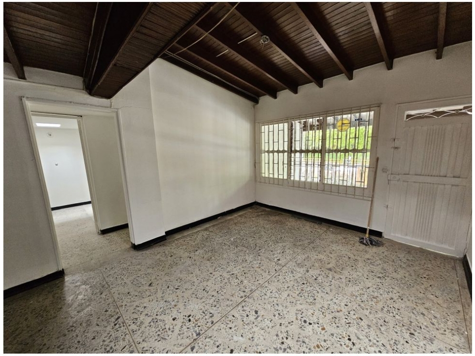 350m2 Local Comercial para arriendo en Laureles — foto 2