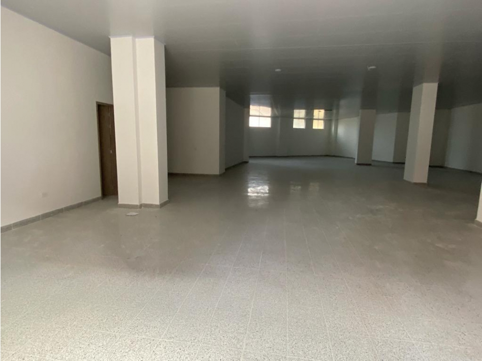 314m2 local arriendo en Itagui