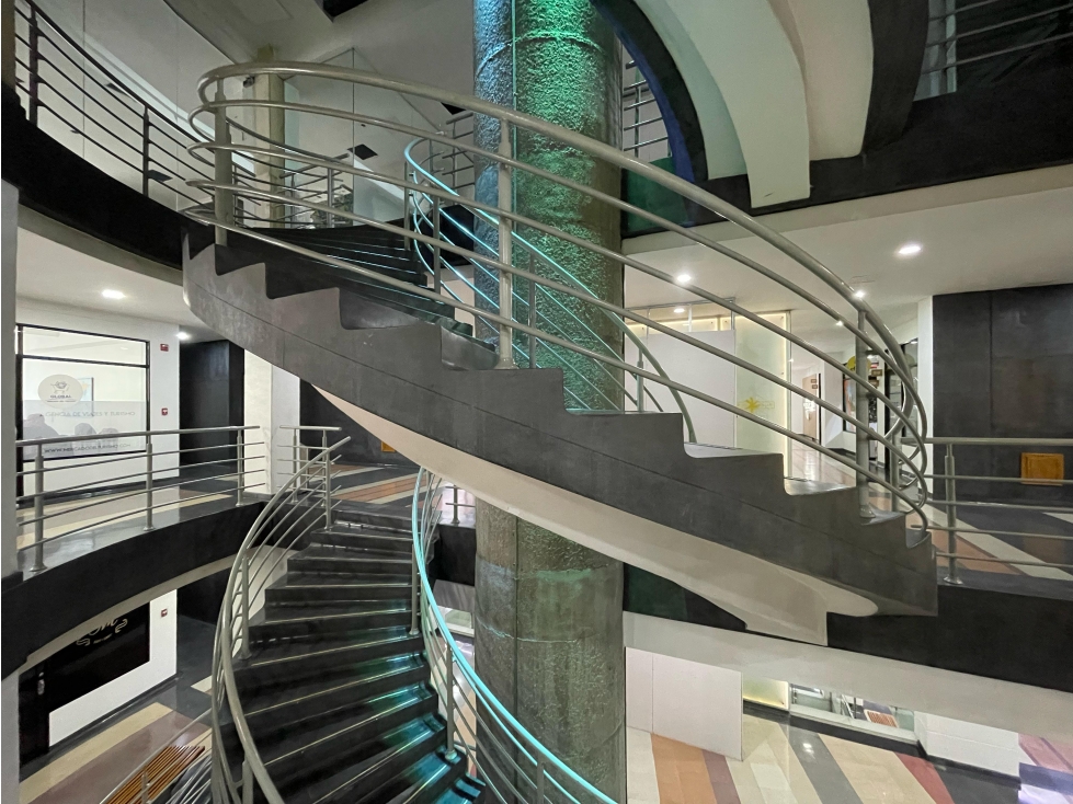728m2 Local en arriendo en El Poblado — foto 4