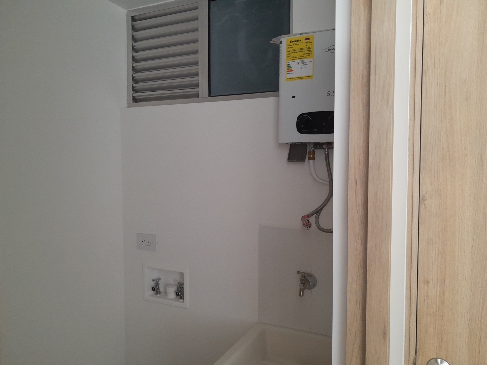 75m2 Apartamento para Arriendo en Medellín — foto 3