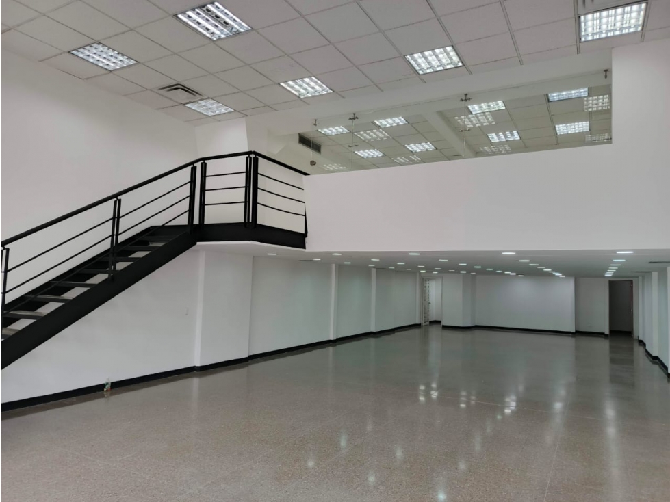 316M2 Local Comercial en Medelin, Centro Empresarial Olaya Herrera — foto 2