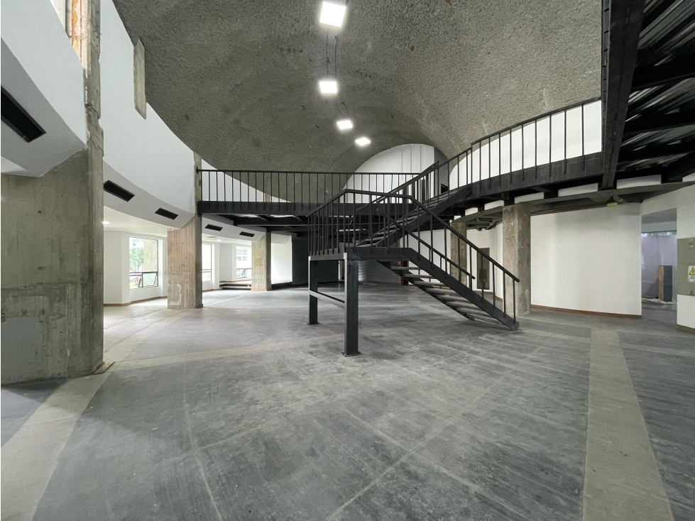 728m2 Local en arriendo en El Poblado