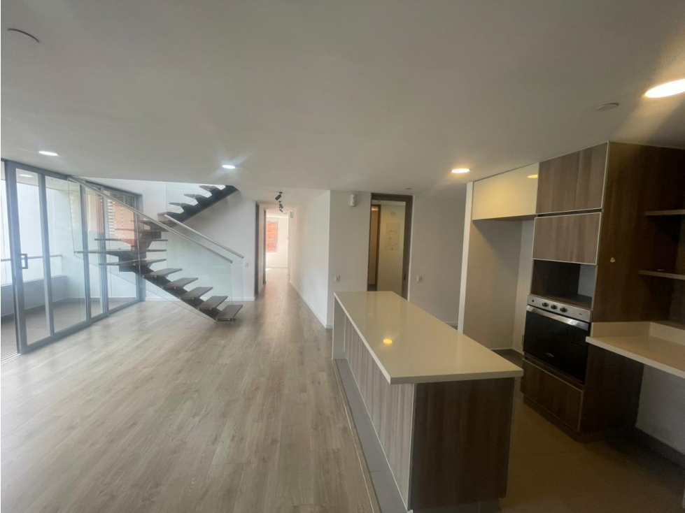 205m2 apartamento en arriendo Loma de las Brujas Envigado