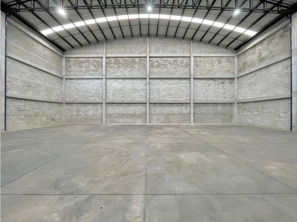 715M2 En Girardota Parque Industrial Bodega Arriendo - 2