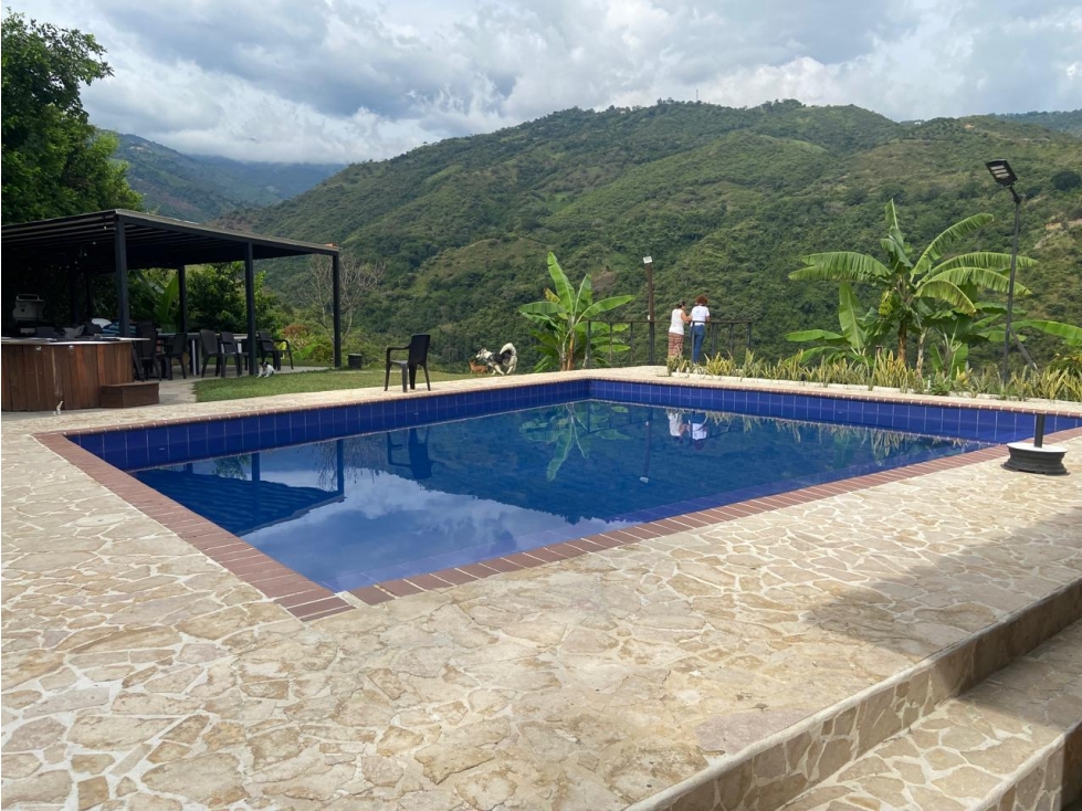 Espectacular finca en Sopetran con vista a la montaña — foto 2