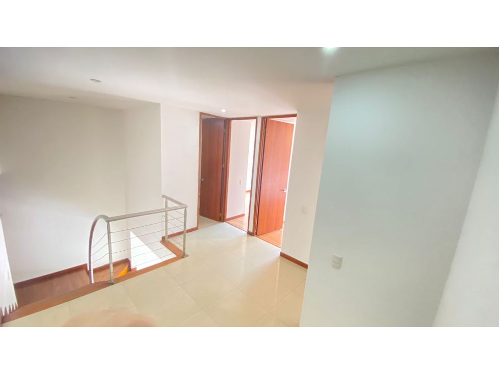 Apartamento duplex en venta Poblado San Lucas — foto 4