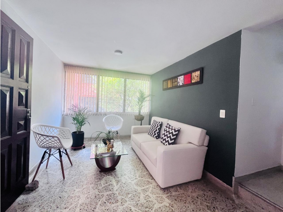 VENTA DE CASA BIFAMILIAR EN EL VELODROMO