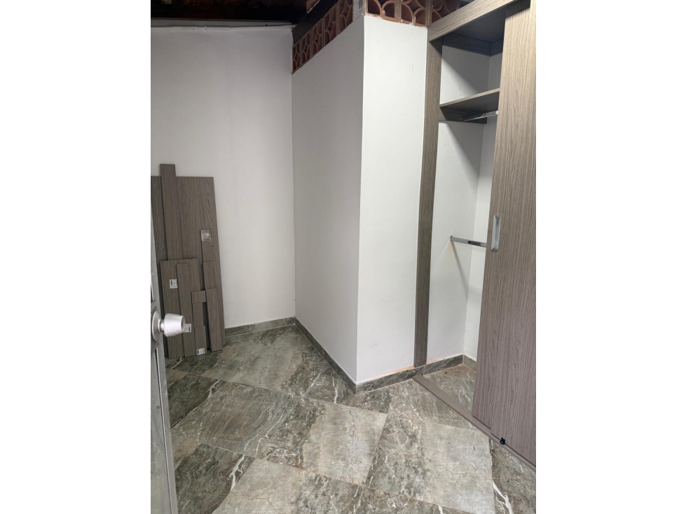 Apartamento en venta para remodelar Belen La Mota 73m2