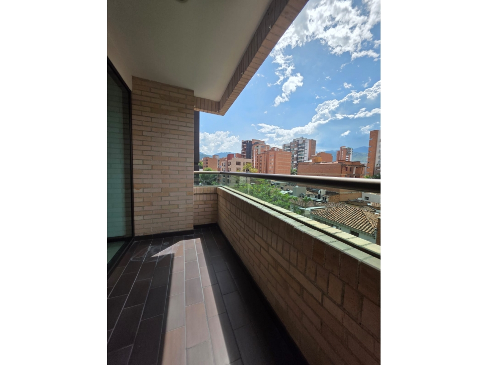 Apartamento en Laureles Gran Ubicación. Excelente Vista