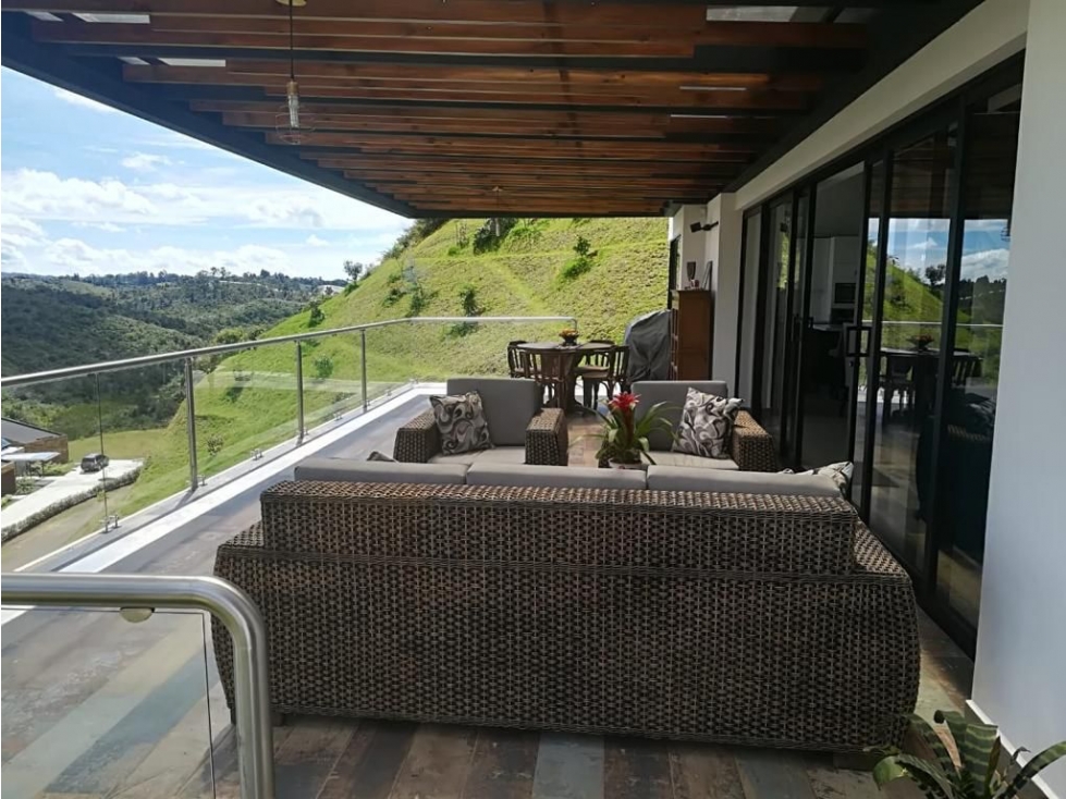 Casa Campestre en exclusiva parcelación vía al aeropuerto — foto 2