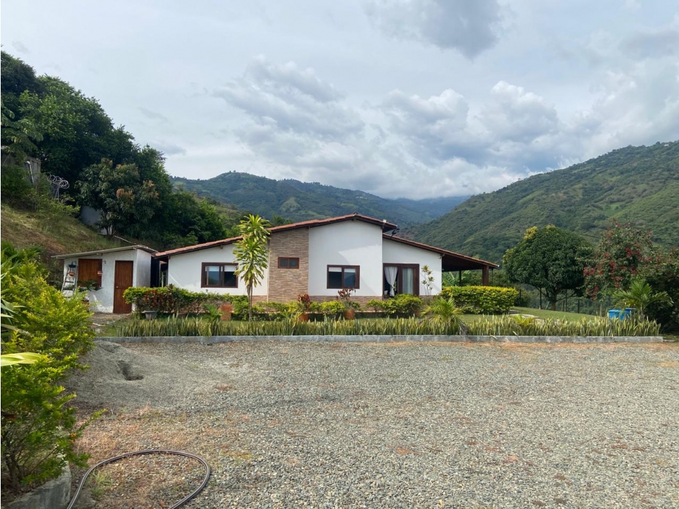 Espectacular finca en Sopetran con vista a la montaña — foto 6