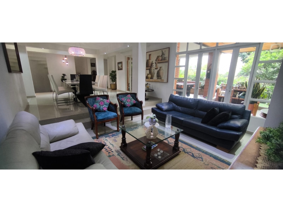CASA EN VENTA POBLADO CERCA AL EL TESORO