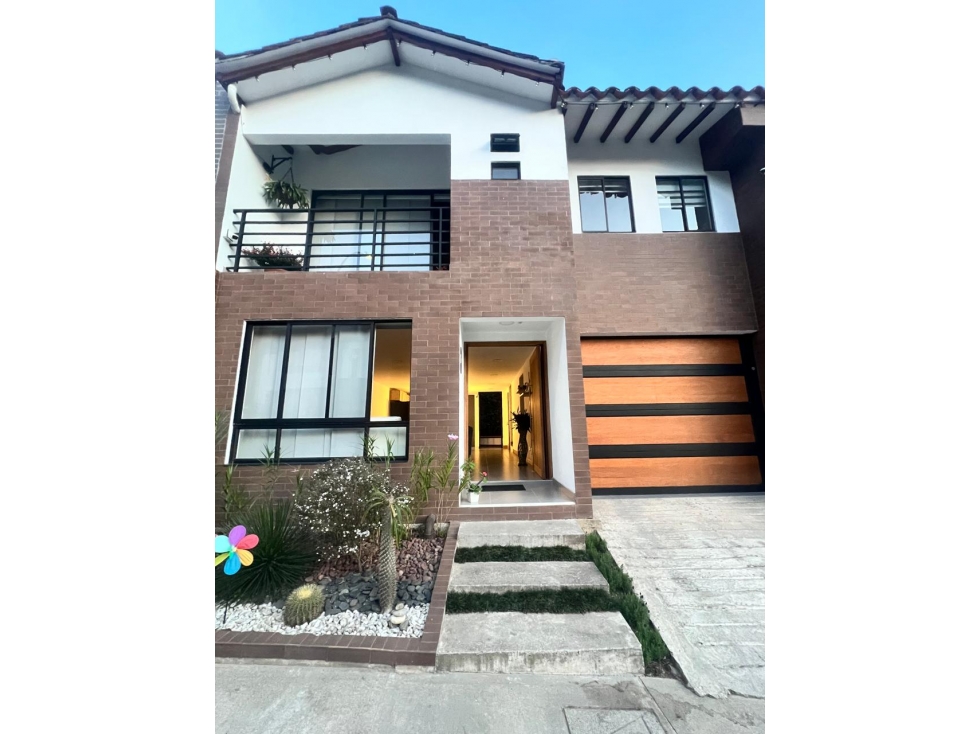 Venta de casa en unidad abierta en El Retiro