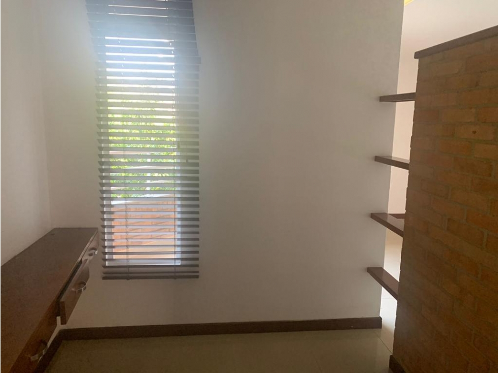 Venta de amplio apartamento en La Castellana — foto 2