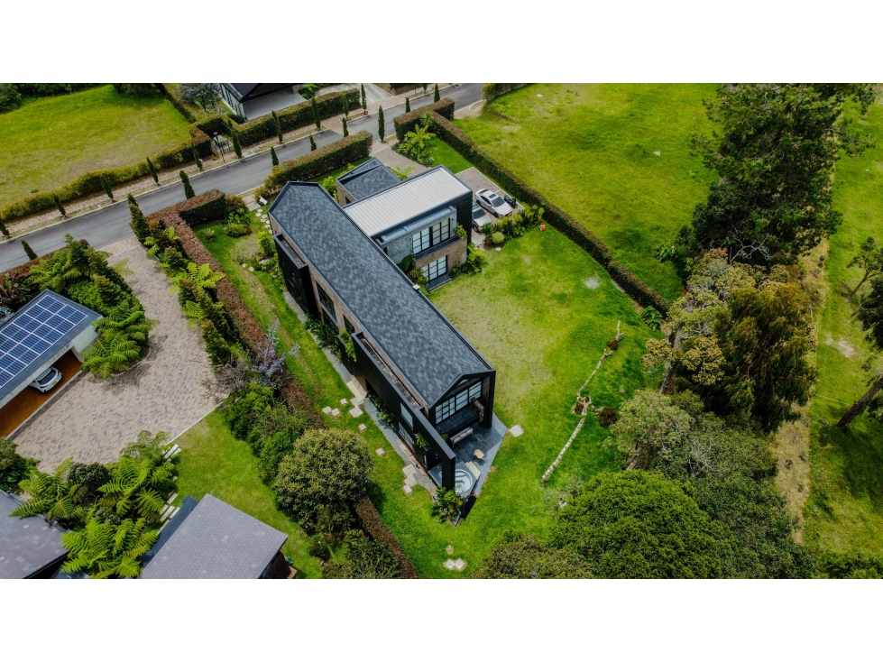 CASA EXCLUSIVA EN ALTO DE LAS PALMAS — foto 3
