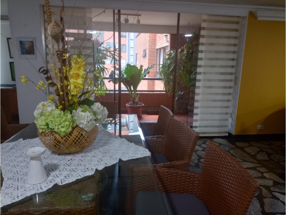 Apto en edificio en El Poblado 200m2. $950K. Rango 9 — foto 2