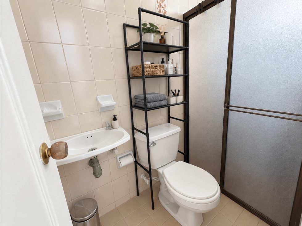 APARTAMENTO EN VENTA LAURELES UPB ASCENSOR — foto 6