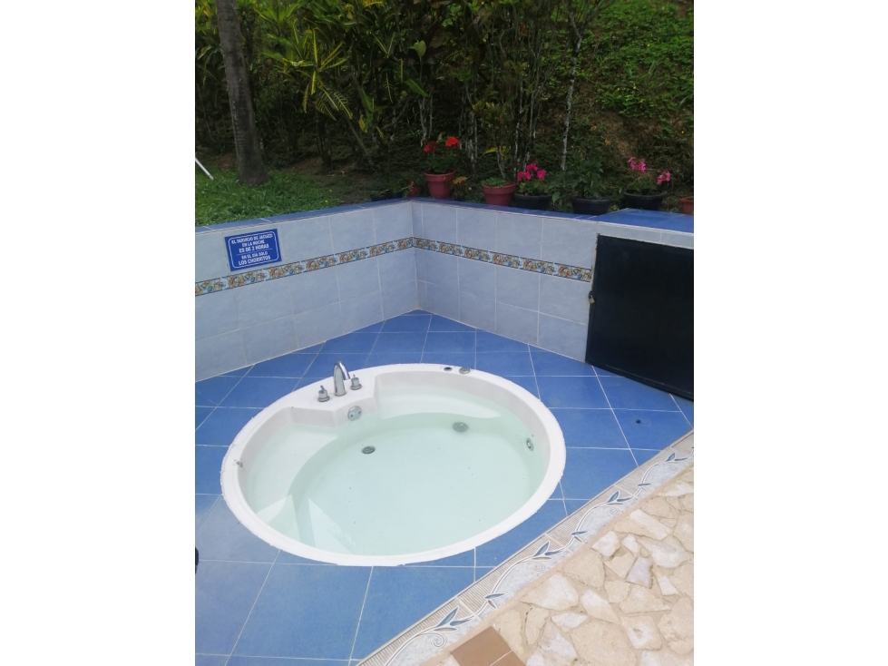 Venta de propiedad en Sopetran - 3 casas - 4