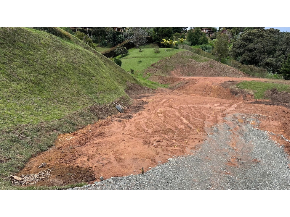 Lote mixto explanado en Mampuesto Rionegro en unidad abierta — foto 5