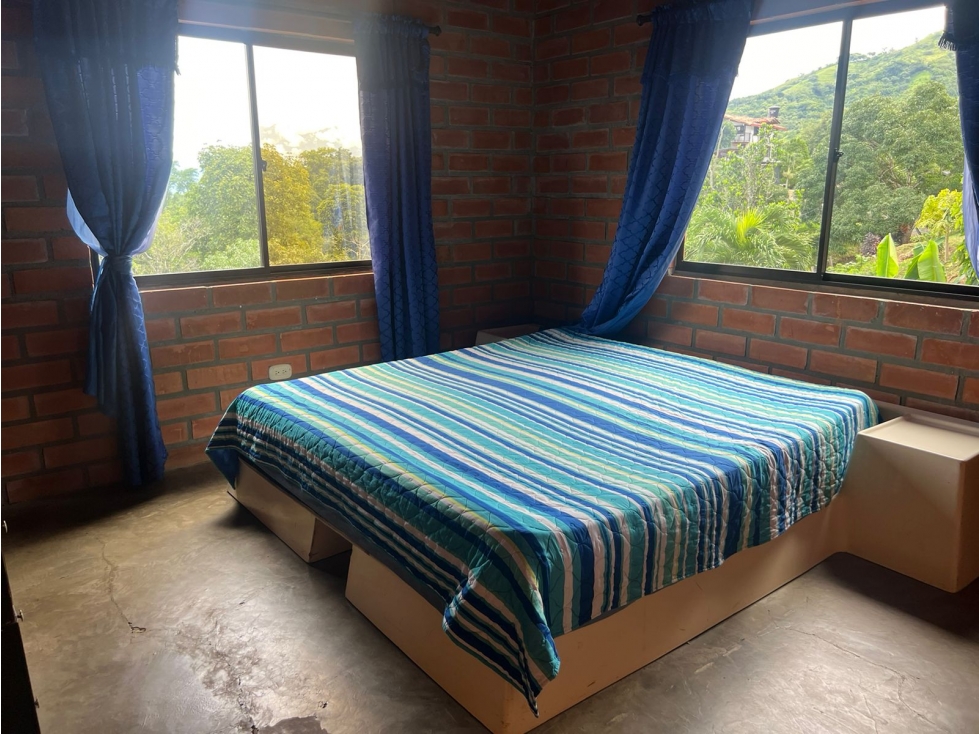 Venta de propiedad en Sopetran - 3 casas - 6