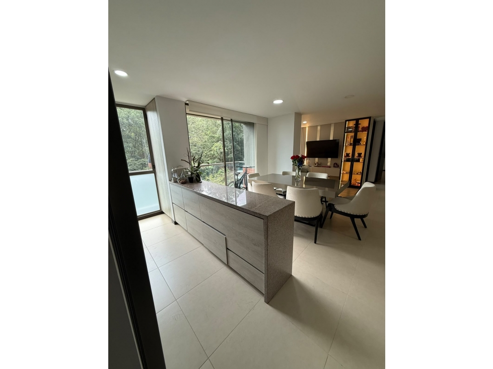 Apartamento en venta Poblado 80m2 2 alcobas