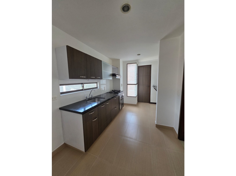 Apartamento en Laureles Gran Ubicación. Excelente Vista — foto 4
