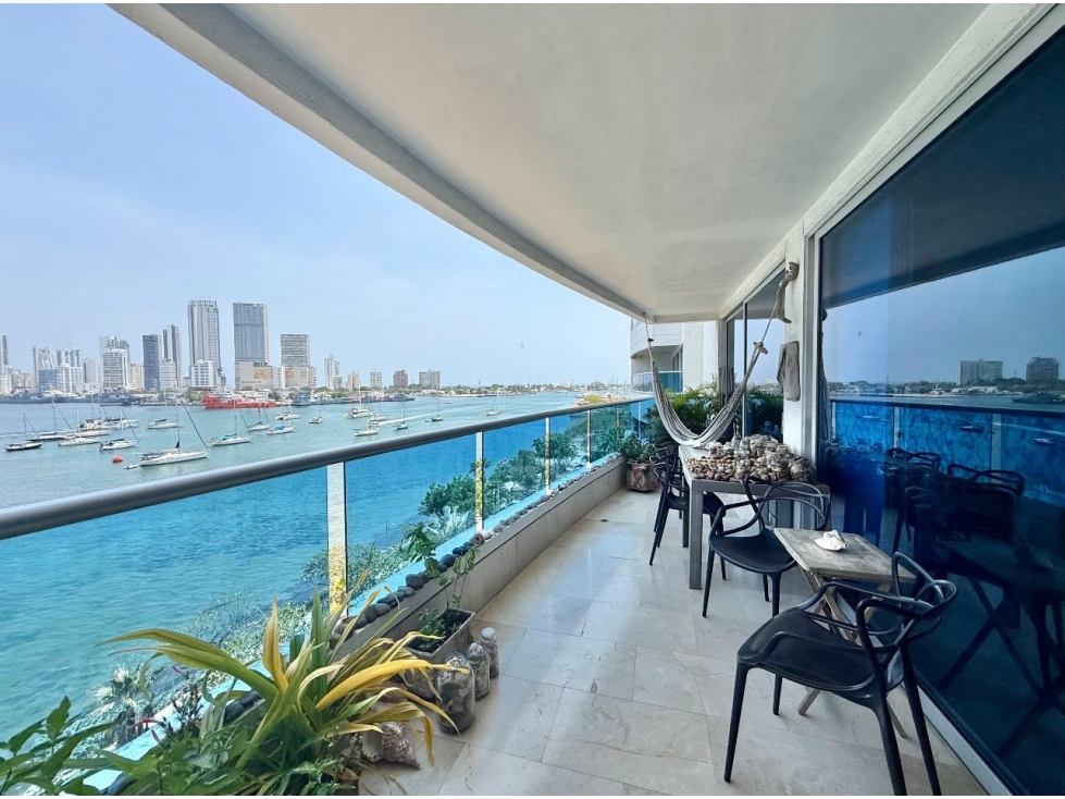 Apartamento con vista a la bahía, en Manga, en Cartagena
