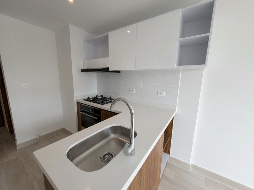 SE VENDE APARTAMENTO NUEVO SECTOR CASTELLANA - 2