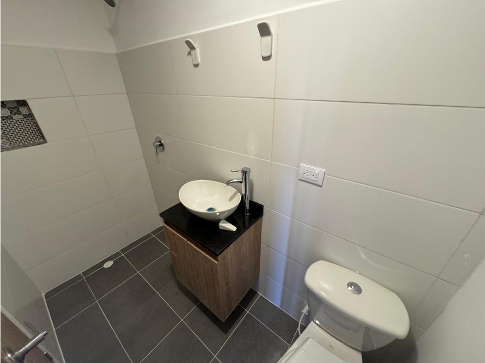 SE VENDE HERMOSO APARTAMENTO AL NORTE DE ARMENIA — foto 5