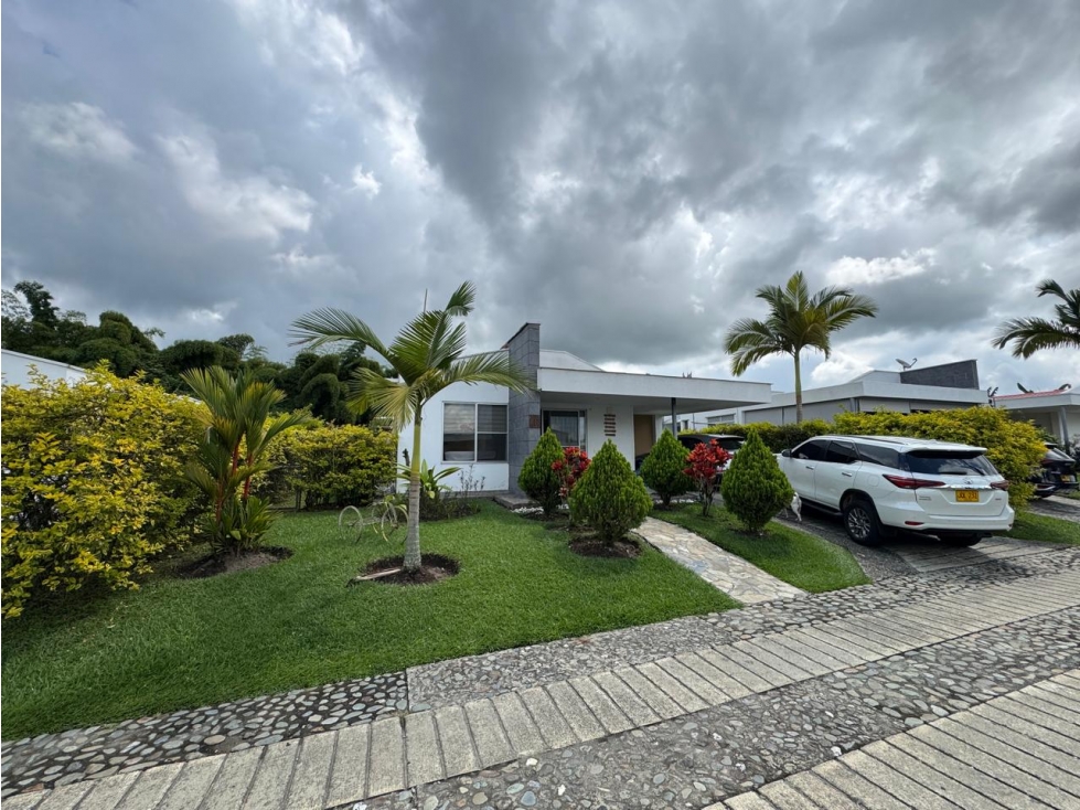 SE VENDE CASA TIPO CAMPESTRE UBICA EN EL CAMINO QUINDÍO.