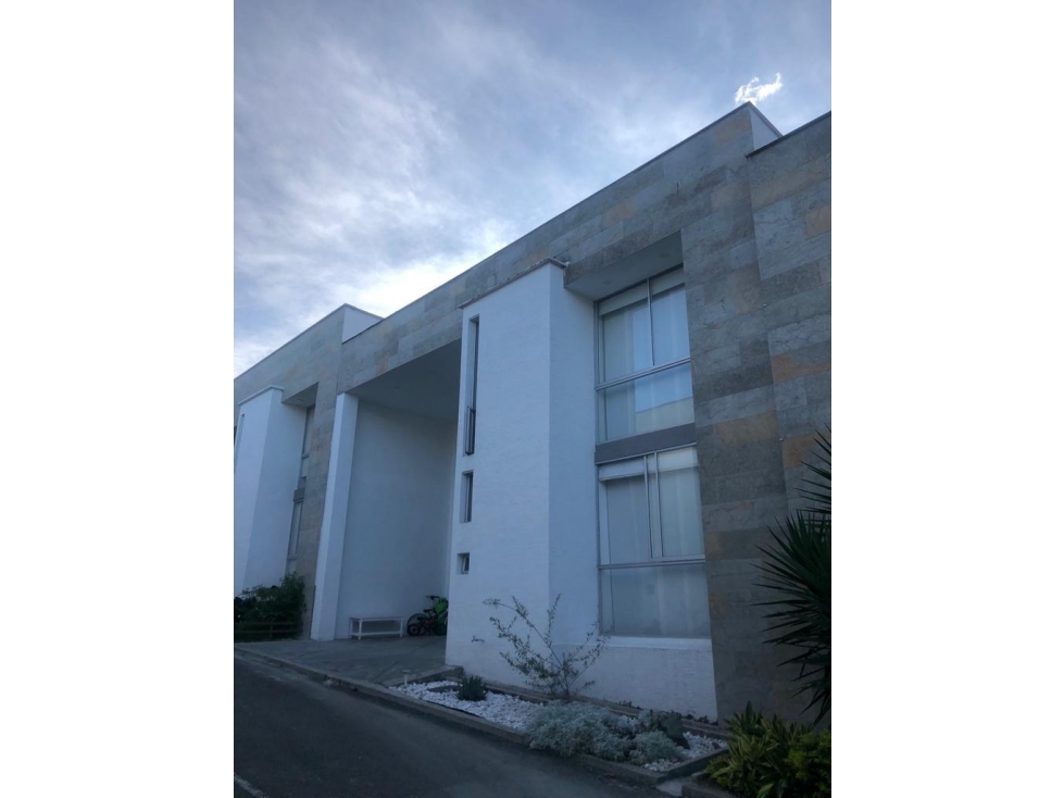 Casa Espectacular condominio Av. Bolivar