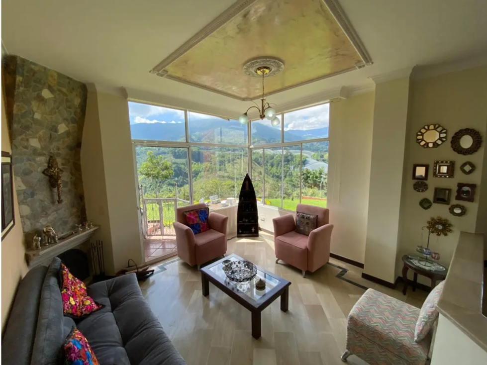Se vende casa con vista a la cordillera en conjunto Norte de Armenia