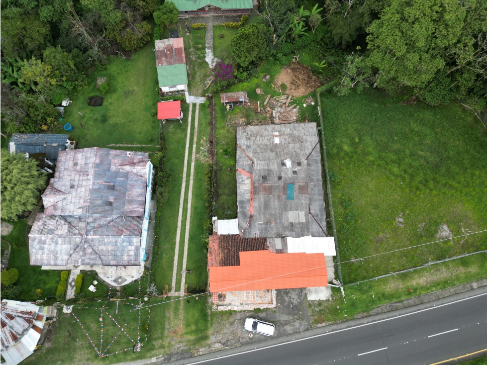 SE VENDE ESPECTACULAR LOTE PARA USO COMERCIAL O RESIDENCIAL — foto 4