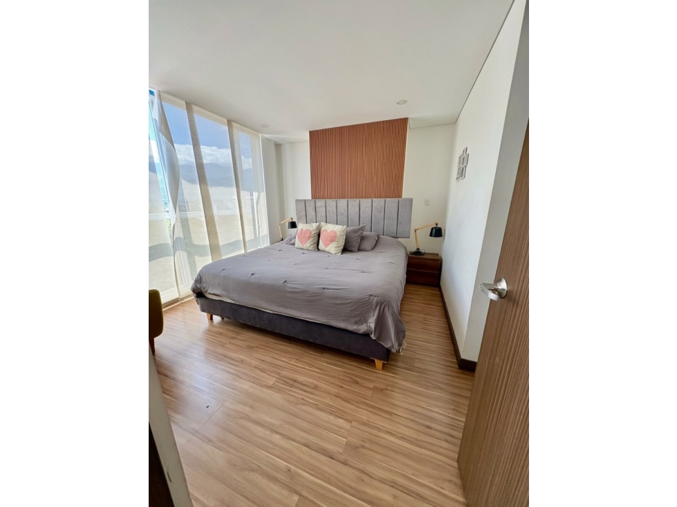 SE VENDE AMPLIO APARTAMENTO - SECTOR CLINICAS — foto 5