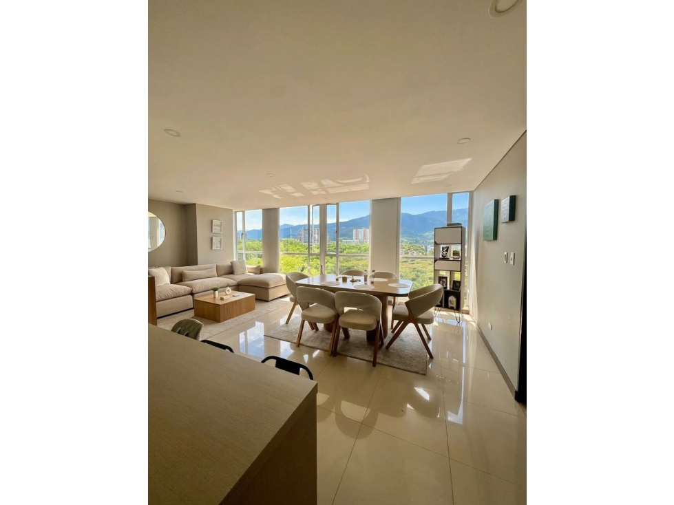 SE VENDE AMPLIO APARTAMENTO - SECTOR CLINICAS