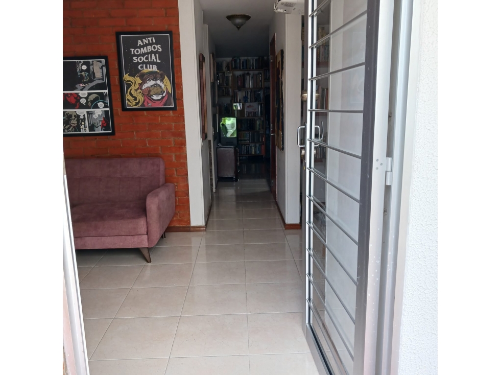 Casa amplia conjunto cerrado Avenida 19
