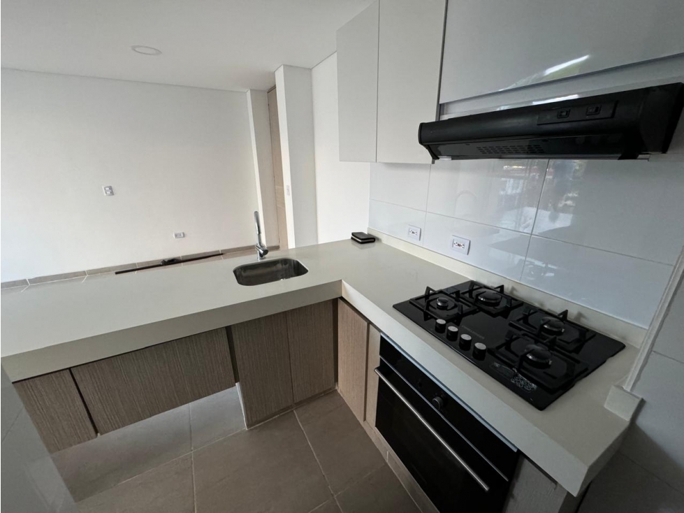 SE VENDE COMODO APARTAMENTO UBICADO CERCA AL PARQUE FUNDADORES — foto 5