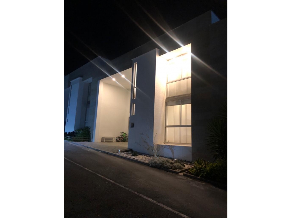 Casa Espectacular condominio Av. Bolivar — foto 2